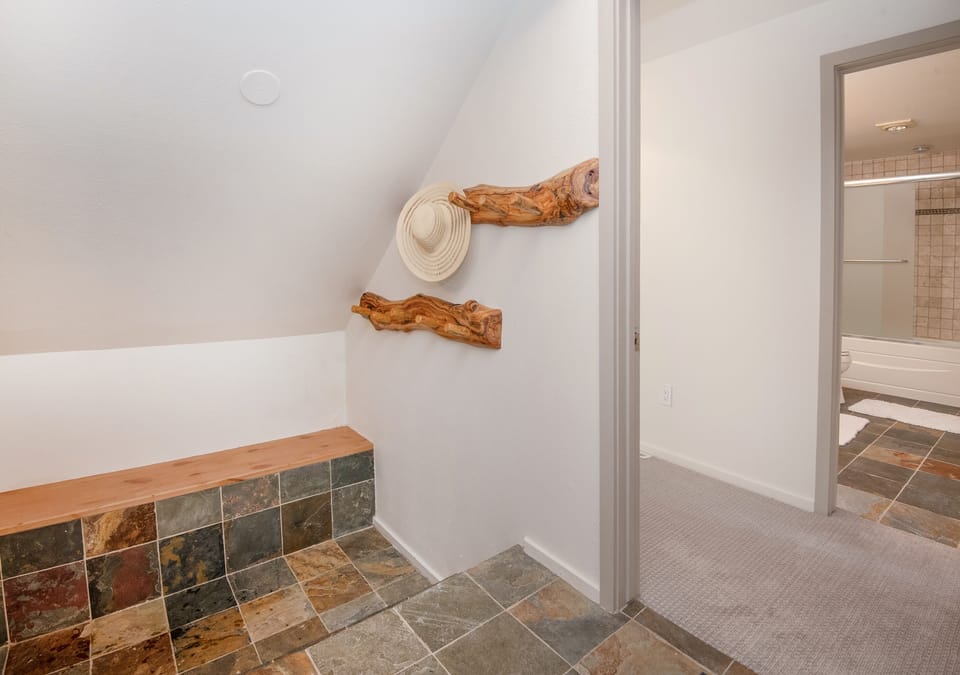 Mud Room ski rack