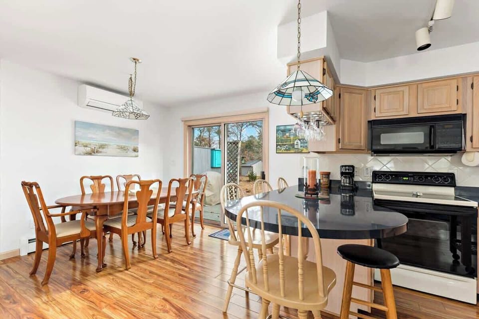 Eat in kitchen with seating for the whole family 