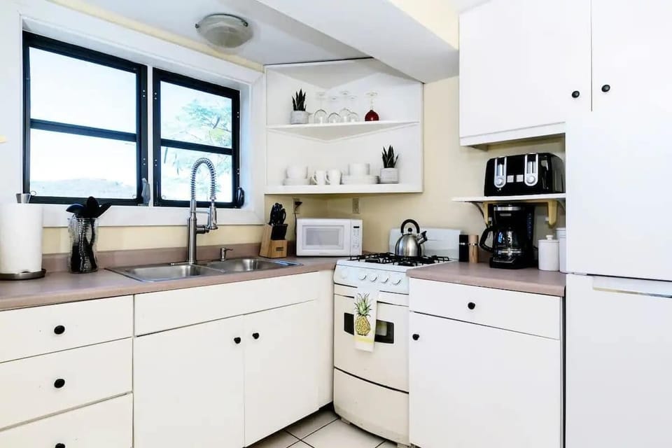 Compact, fully equipped kitchen – everything you need for a delightful stay.