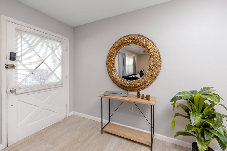 Entry Way to the Home - Welcome to Blue Lagoon Oasis!