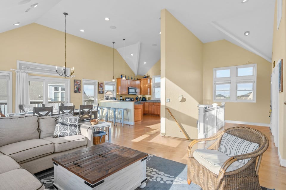 Surf or Sound Realty - 1184 - Hatteras At Last - Great Room -3