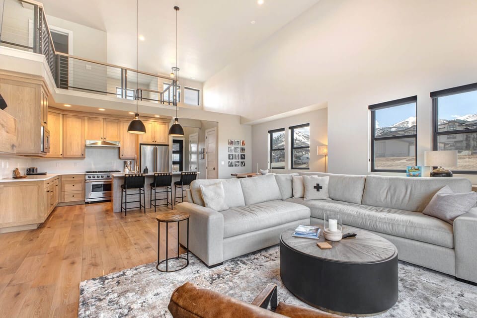 Mayflower Lakeside 1032 by Moose Management