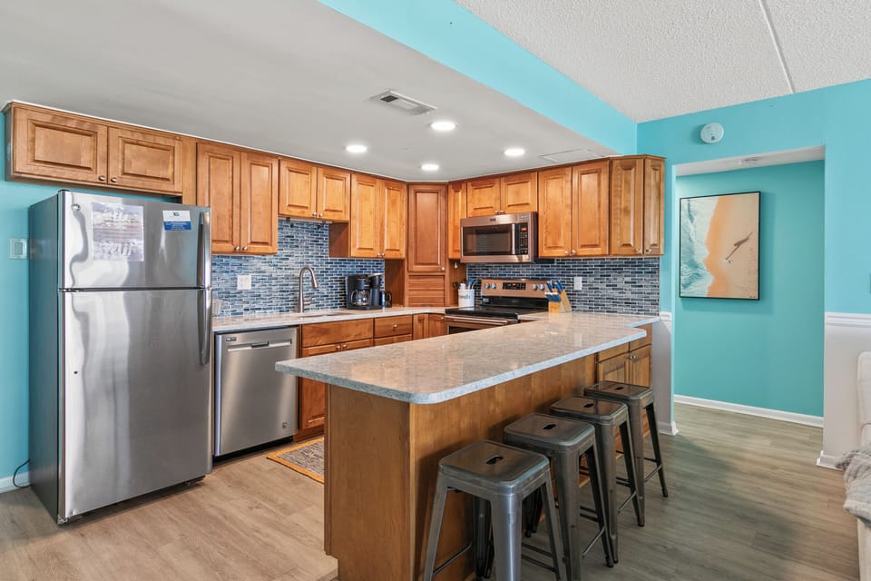The crew will love being able to grab a quick bite to eat from this breakfast bar before heading down to the beach!