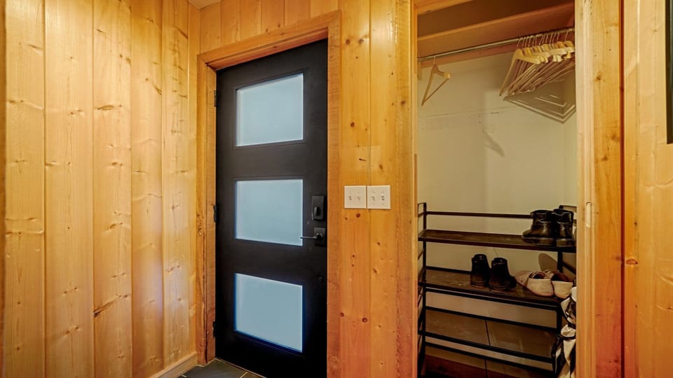 Entryway with shoe storage