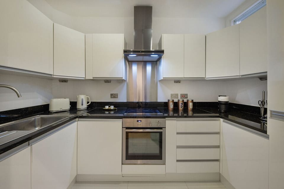 Kitchen - Coffee machine, Washer dryer, Fridge, Freezer, Cooker, Oven and Cooking Utensils
