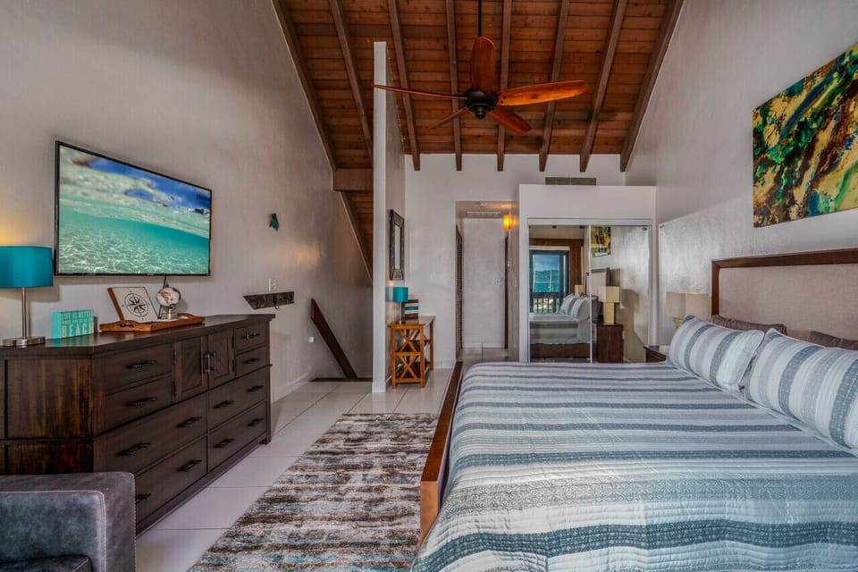 The spacious & comfy bedroom