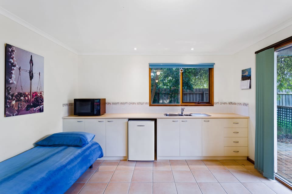 Single bedroom with kitchenette