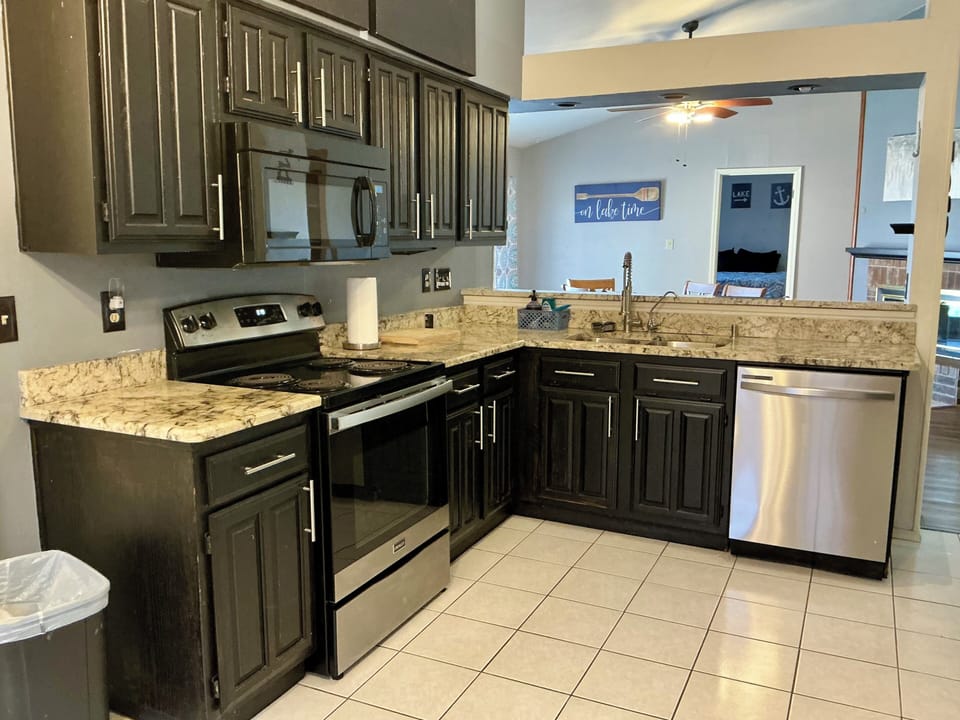 Kitchen with Oven, Dishwasher, & Disposer!