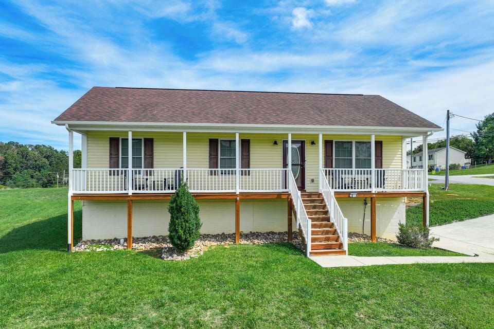 Shenandoah Vacation Rental | 3BR | 2BA | 1,056 Sq Ft | Stairs Required to Enter