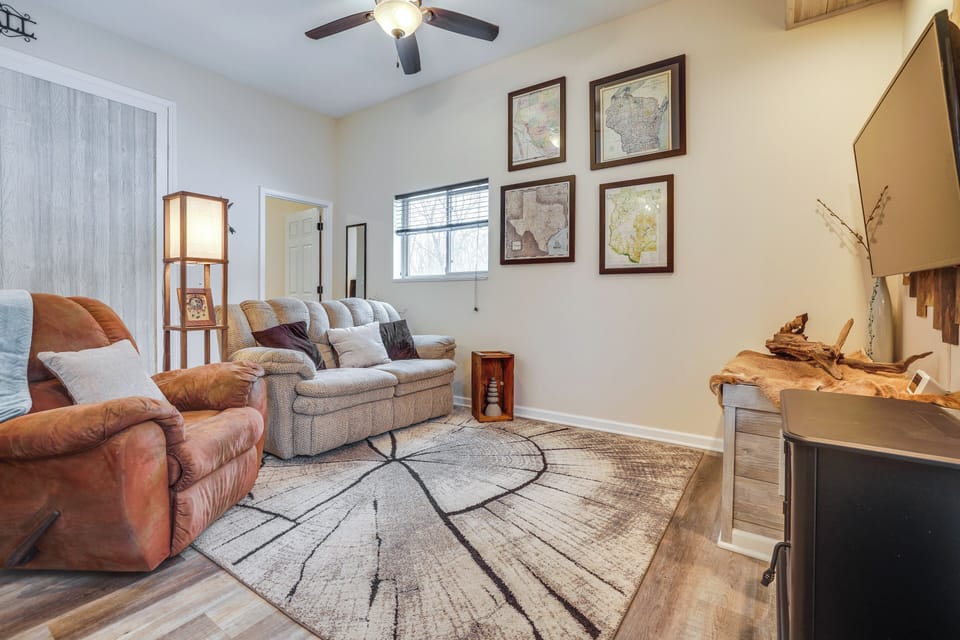 Ellsworth Vacation Rental | 2BR | 1BA | 975 Sq Ft | 1 Step to Enter