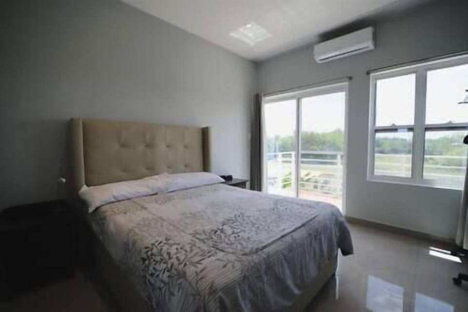 Guest bedroom