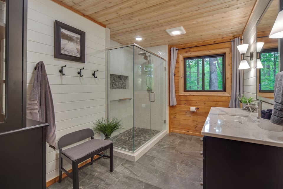 Full Bathroom | 1st Floor | Walk-In Shower | Towels Provided