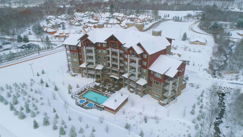 Heated pool and two hot tubs open year round 