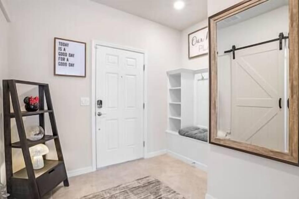 Entryway (1)
