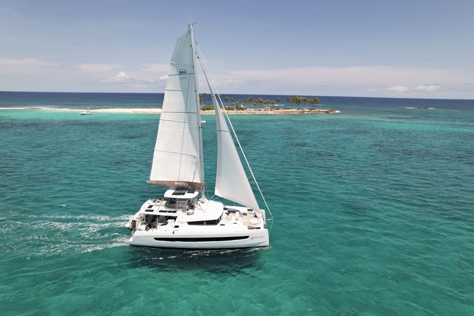 Location Under Sail near Rose Island