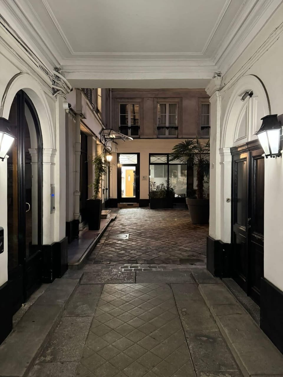 Entrance onto an interior courtyard.