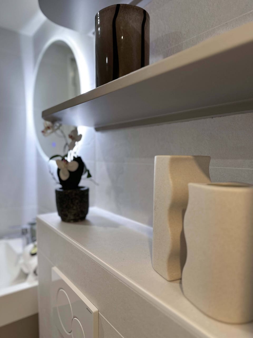A fully refurbished and decorated studio