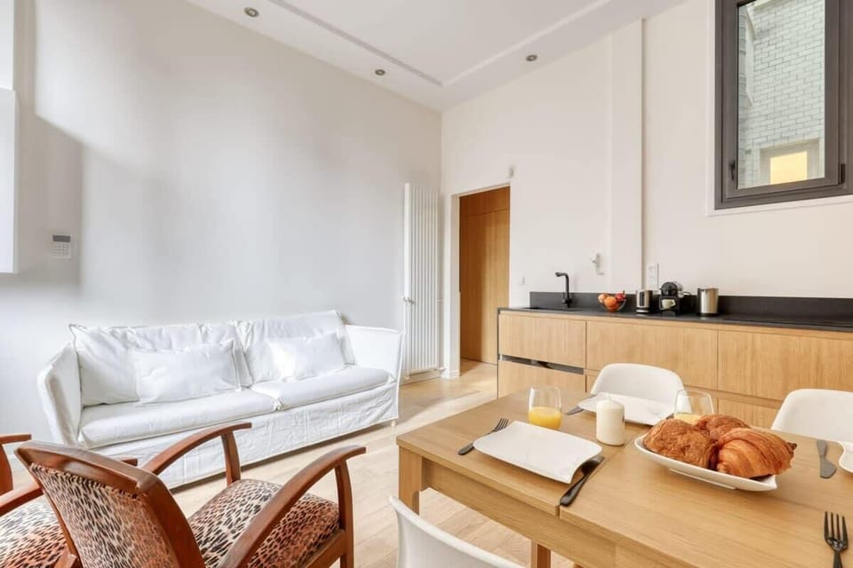 Living room - Kitchen