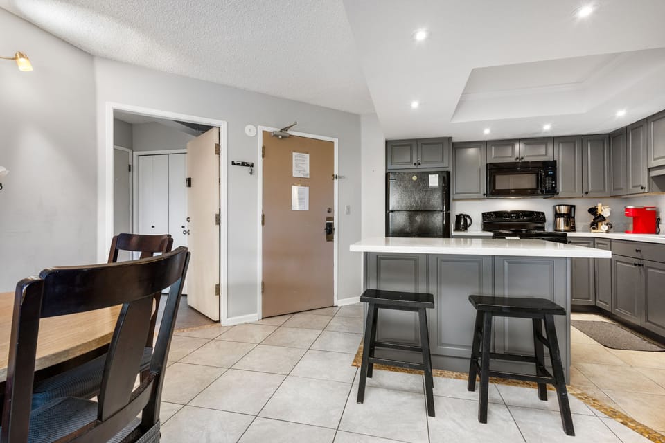 Dining/Kitchen