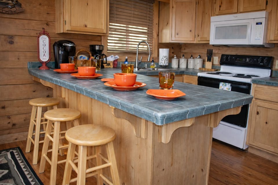 Fully stocked kitchen!