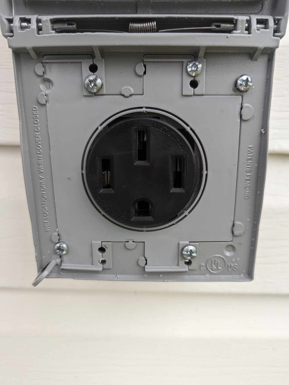 Nema 14-50R
EV charger with weatherproof cover