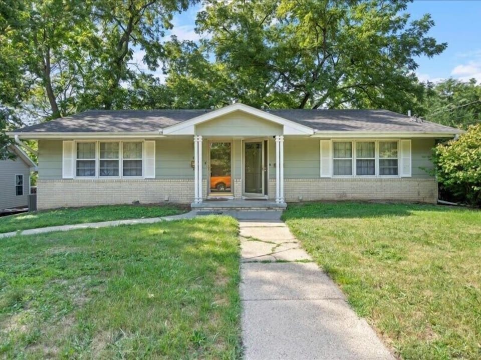 Exterior with Front Yard 
