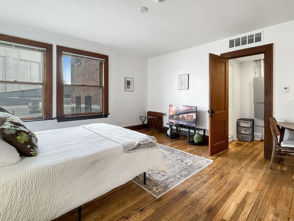Comfy Bed with Smart TV 