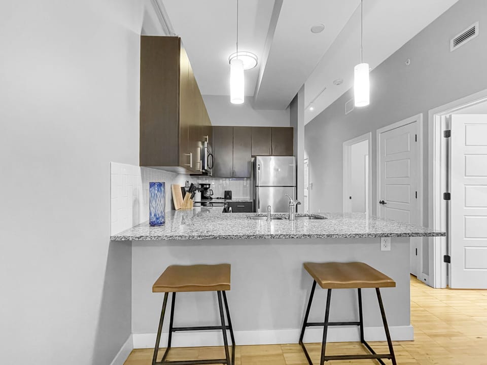 Bar area with 2 seats 