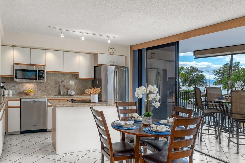 Indoor dining for 4