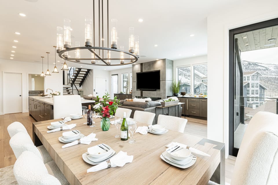 Seating for eight and deck access