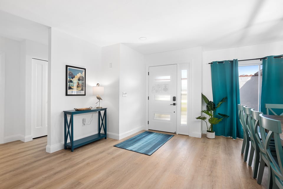 Spacious entry 