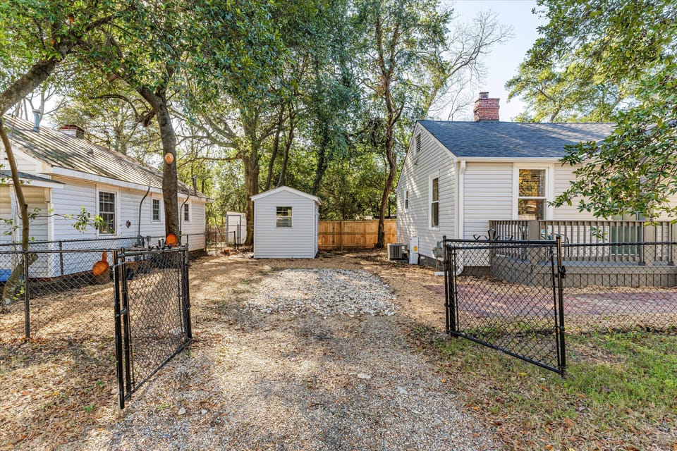 Driveway/parking 