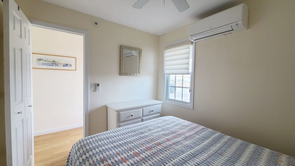 Bedroom with queen bed