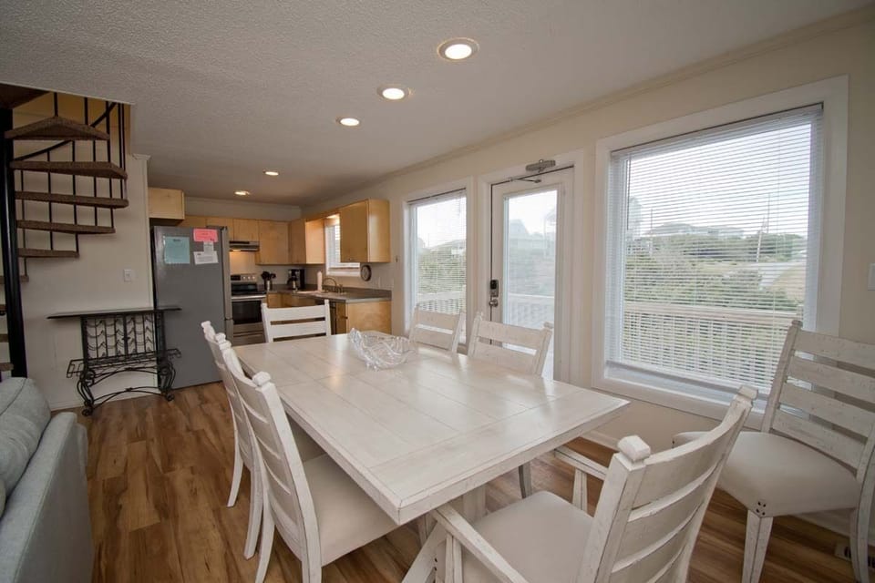 Dining / Kitchen