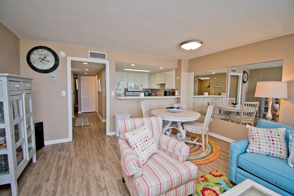Living / Dining