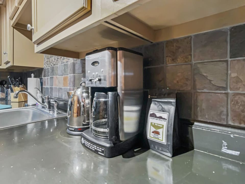 Drip coffee pot