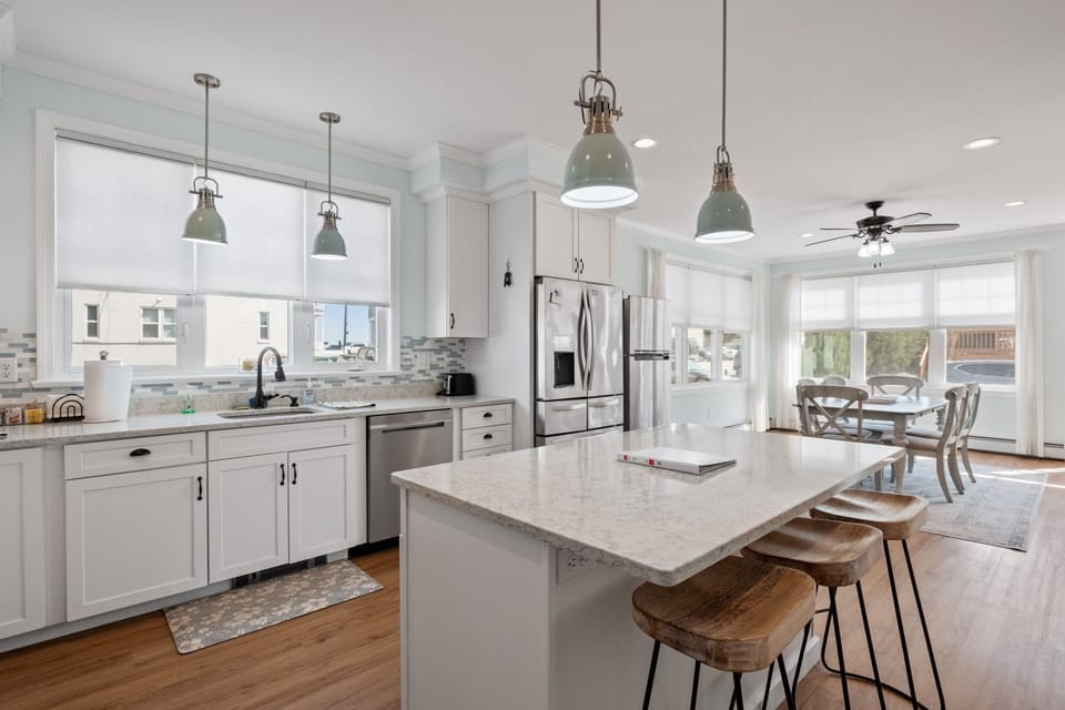Fully stocked kitchen with everything you need to prepare your favorite meals!