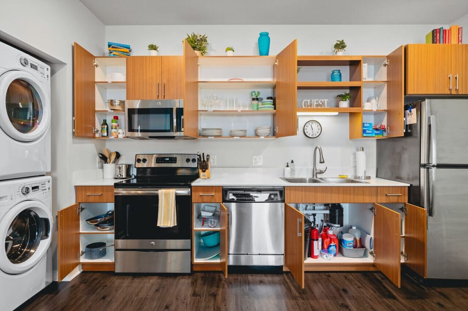 Fully equipped kitchen for all your culinary adventures 🍳🍷
