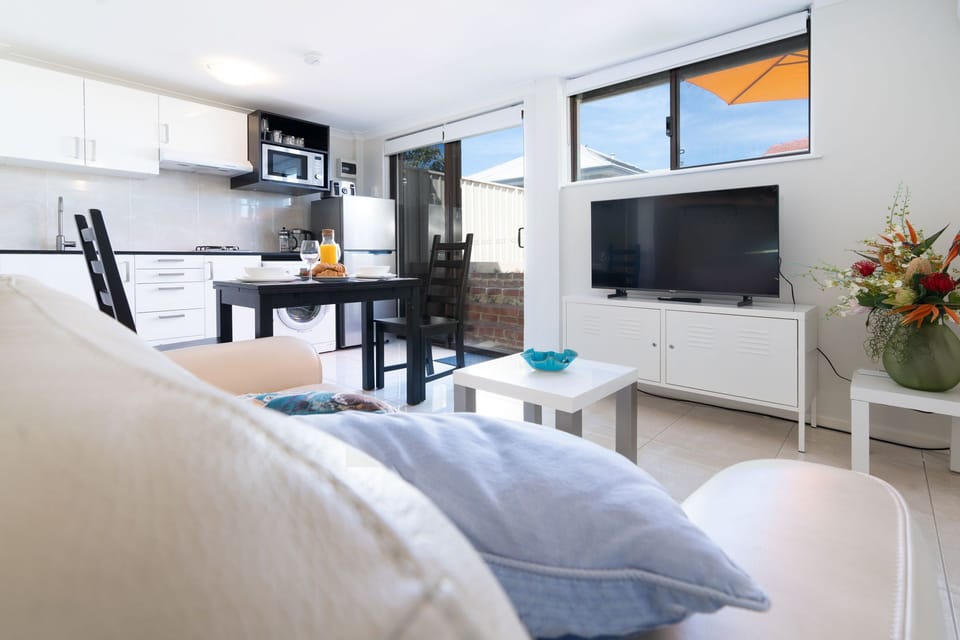 Light and Bright Studio
