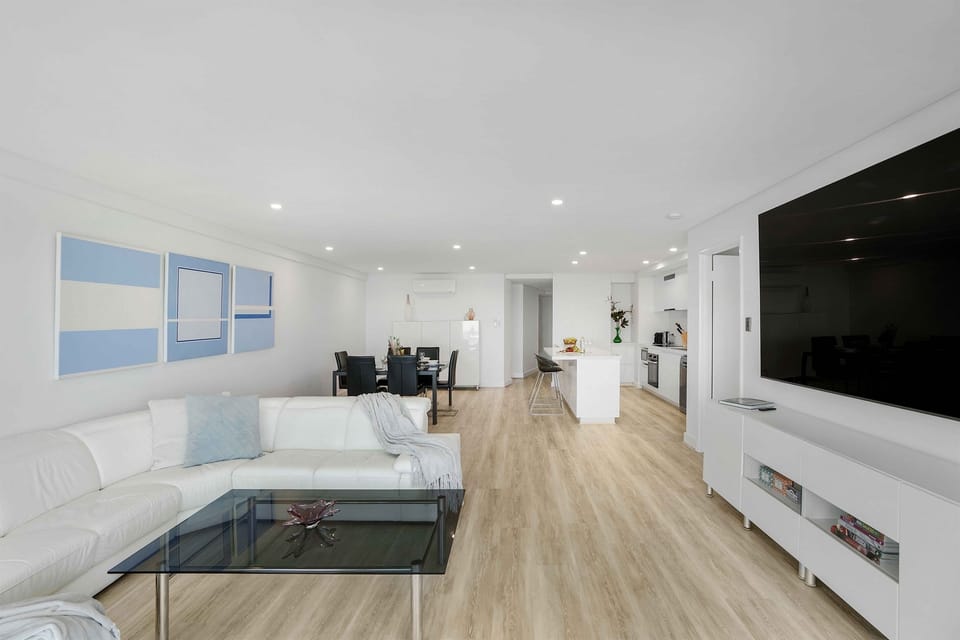 Ocean views and open plan kitchen/lounge.
