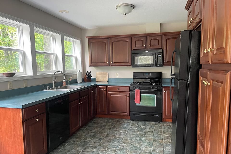 Large, fully equipped kitchen