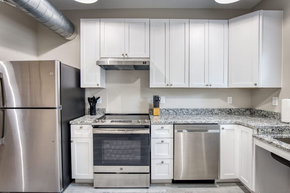 Cook your favorite meals in our fully furnished Kitchen with Oven, Stove, Microwave, Refrigerator, Freezer, Keurig Coffee, in Biloxi, MS. A short walk from Biloxi Beach Board Walk, the Beau Rivage Casino, the Hard Rock Casino, and MGM Baseball Park.