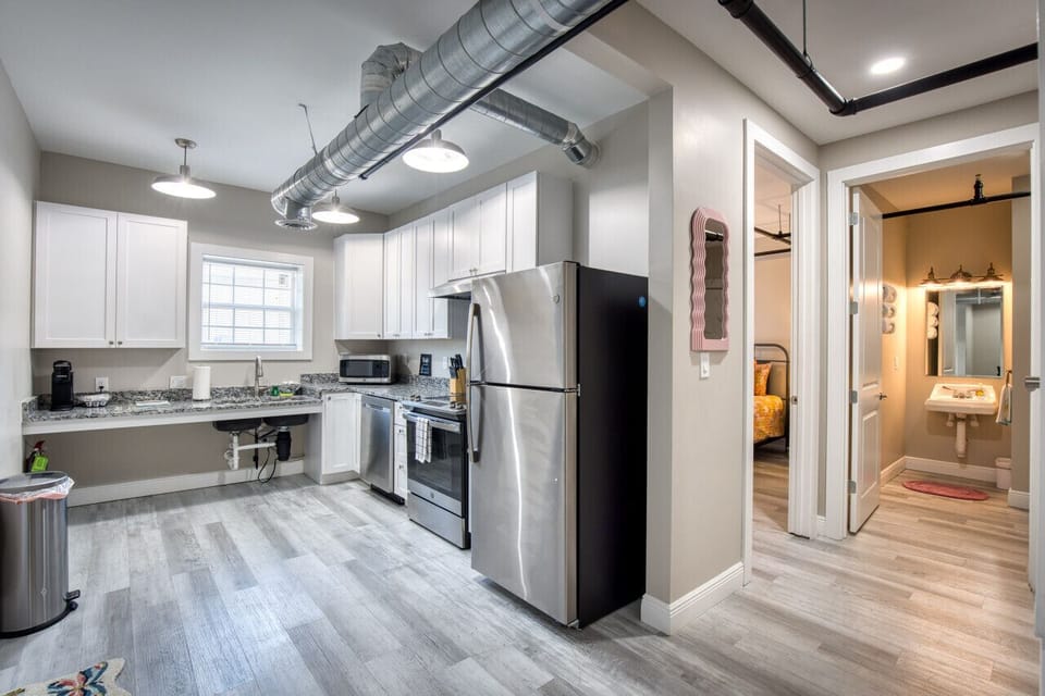 Cook your favorite meals in our fully furnished Kitchen with Oven, Stove, Microwave, Refrigerator, Freezer, Keurig Coffee, in Biloxi, MS. A short walk from Biloxi Beach Board Walk, the Beau Rivage Casino, the Hard Rock Casino, and MGM Baseball Park.