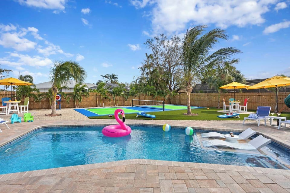 Private Heated Pool — Room for the Whole Crew