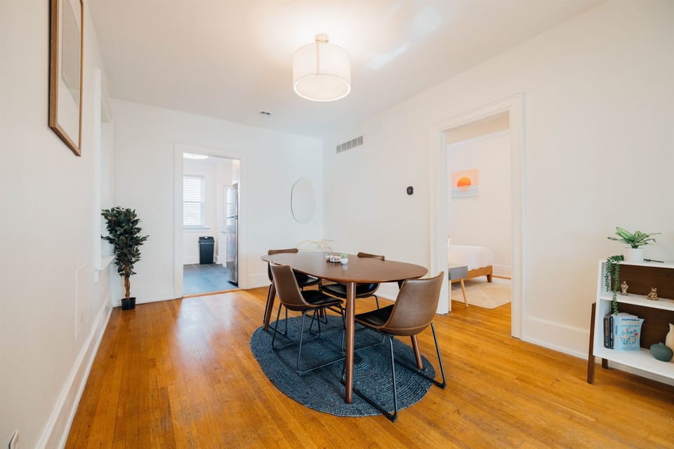 A bright and inviting space for breakfast, lunch, or dinner.