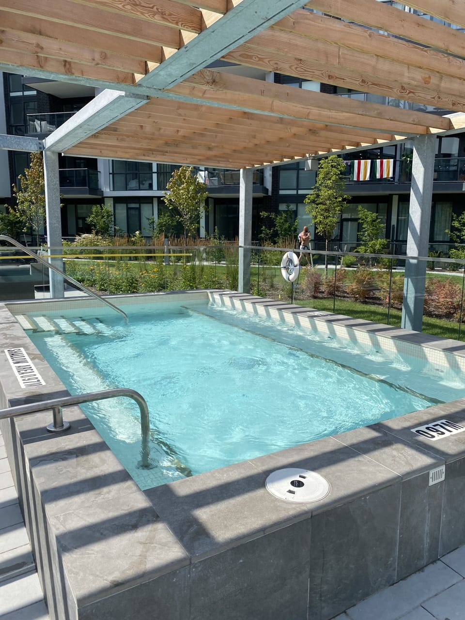 Highpoint Bldg - Hot Tub