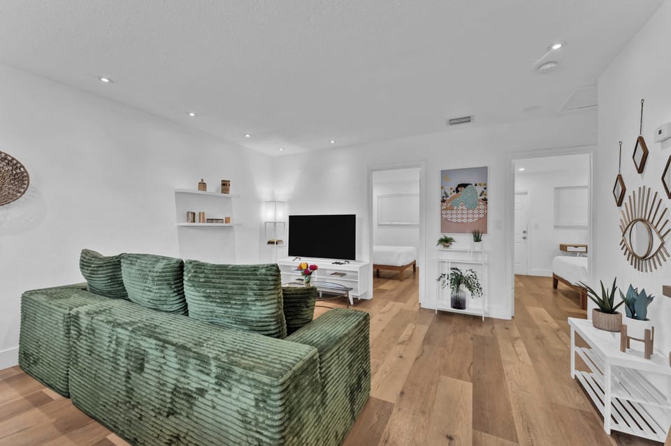 Chic Condo w/ Patio, Near Fort Lauderdale Hotspots Apartment in Fort Lauderdale