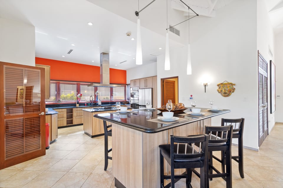 Spacious kitchen with everything you need to make delicous meals with family
