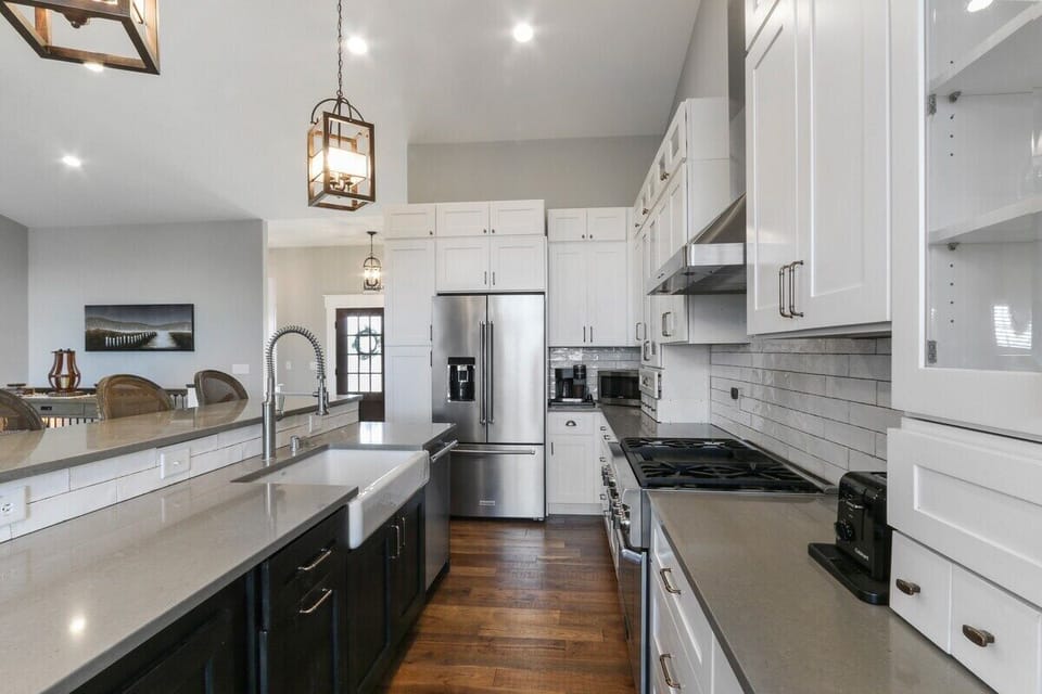 Fully equipped kitchen, drip coffee maker