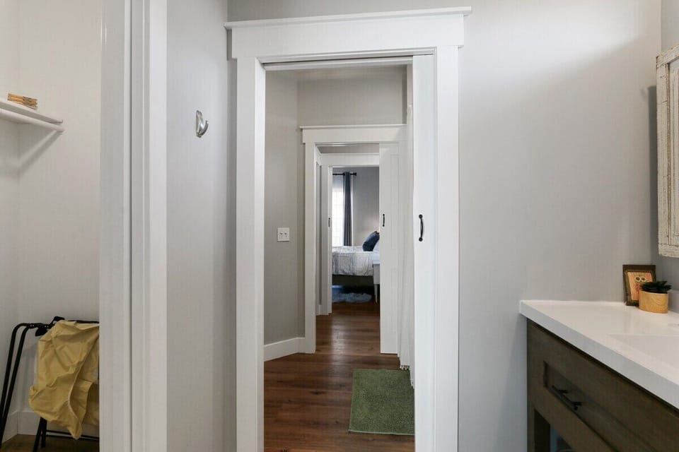 Bathroom between bedrooms 1 and 2